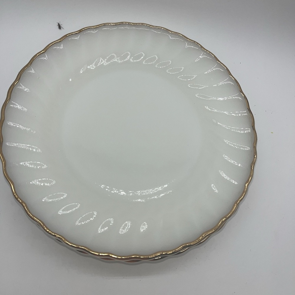 5 Anchor Hocking Fire King Milk Glass Swirl Luncheon Large Plates Gold Trim 10"